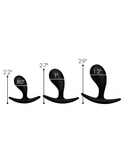 Three black plugs with measurements on a white background